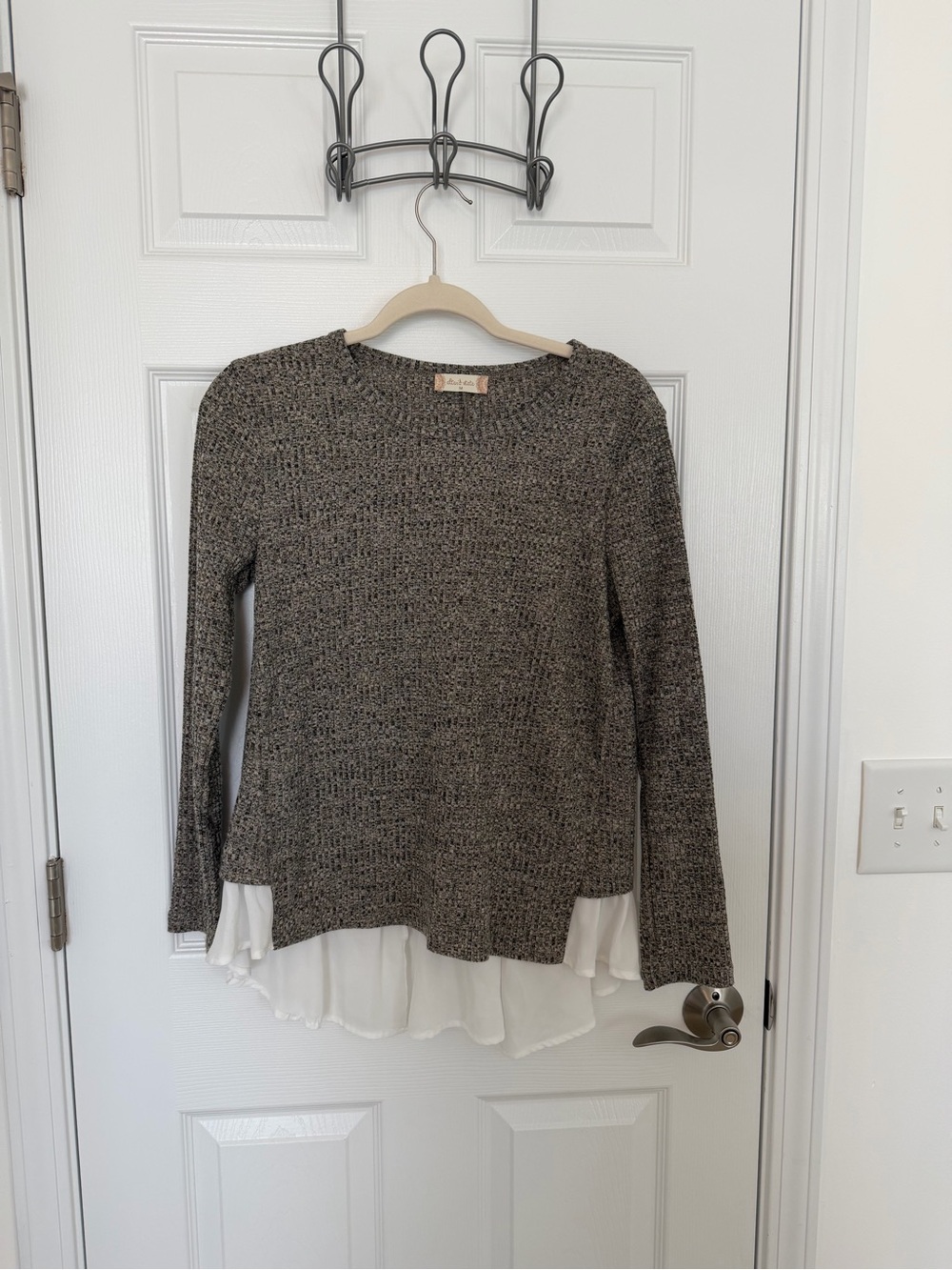 Altar’d State Mixed-Knit Gray Layered Hem Women’s Sweater Top - size medium